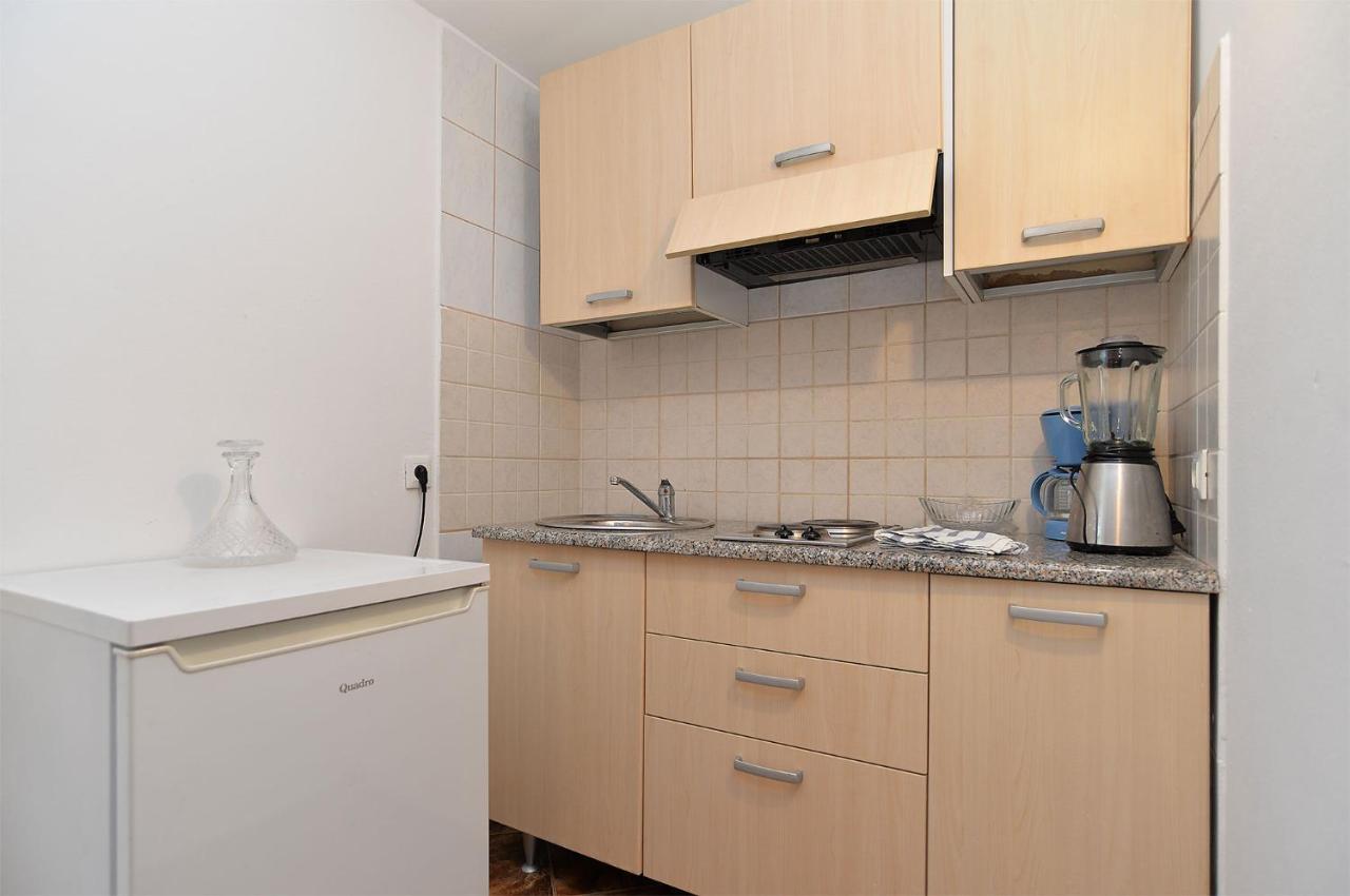 2253 Apartment *