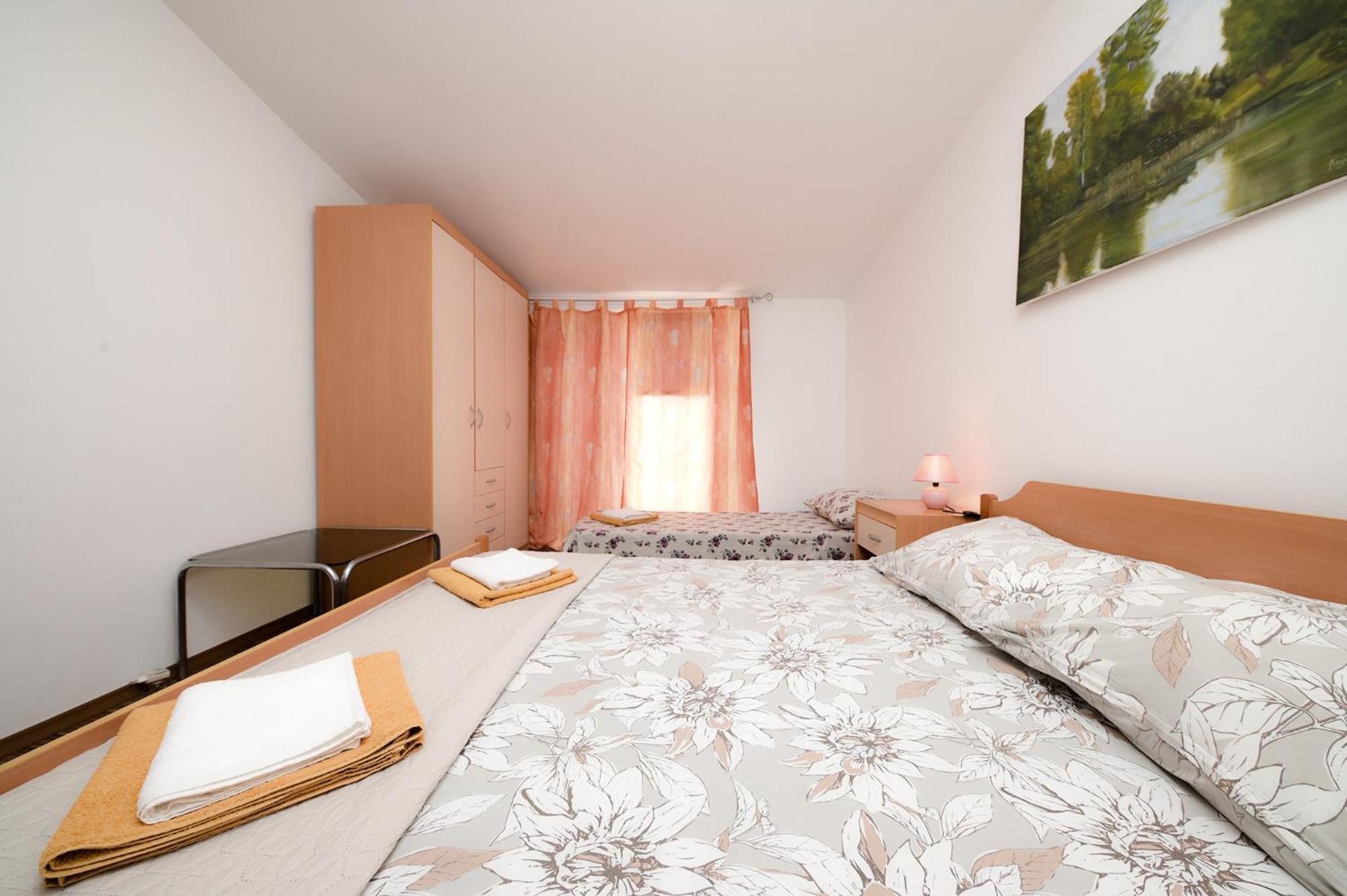 2253 Apartment *